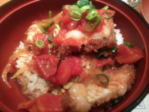 祭太鼓のバラエティ豊かな『変わりカツ丼』【大阪グルメ】