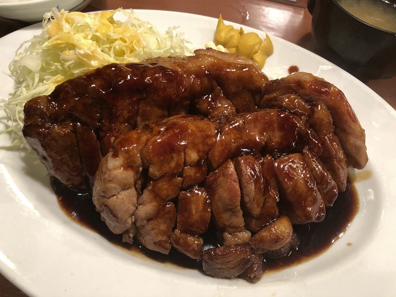 大阪トンテキの分厚い豚肉ステーキを食べに行こう【大阪グルメ】